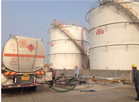 羅德甲醇卸車泵正在安全作業(yè) 羅德甲醇卸車泵正在安全作業(yè)