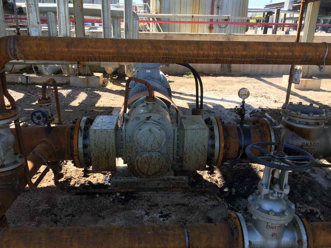 工位實拍--超稠原油卸車泵2 工位實拍--超稠原油卸車泵2